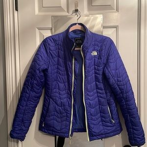 Pre-owned women’s small north face jacket
